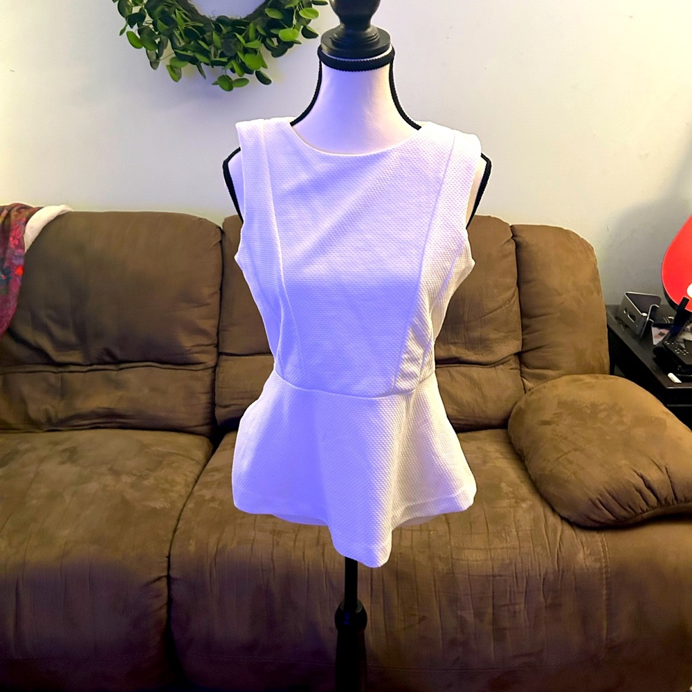 H&M Textured White Peplum Sleeveless Top